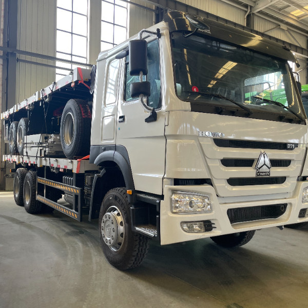 重汽豪沃6×4一拖一挂平板 371马力 液压爬梯可选 大型机械运输车