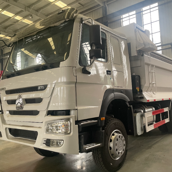 重汽豪沃6×4自卸车 白色U型斗371马力 带篷布 环保自卸重卡
