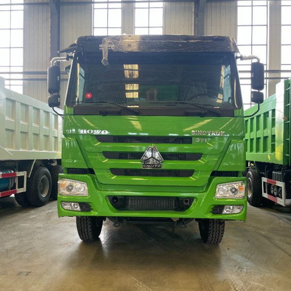 重汽豪沃6×4自卸车 绿色371马力 HW76驾驶室 轻松应对重载作业