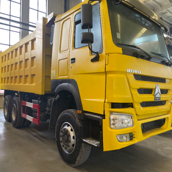 重汽豪沃6×4自卸车 黄色371马力 高亮涂装 工程运输重卡