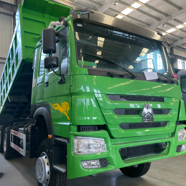 重汽豪沃6×4自卸车 绿色371马力 HW76驾驶室 轻松应对重载作业