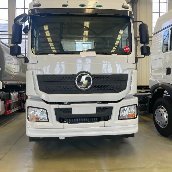 陕汽德龙新M3000 6×4 牵引车 白色371马力 高性价比 左右舵可选