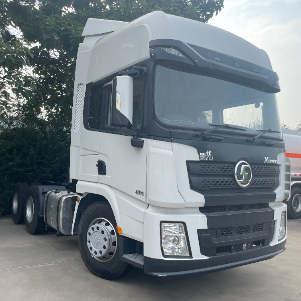 陕汽德龙X3000 6×4牵引车 白色430马力 右舵驾驶 双层车架 长途物流