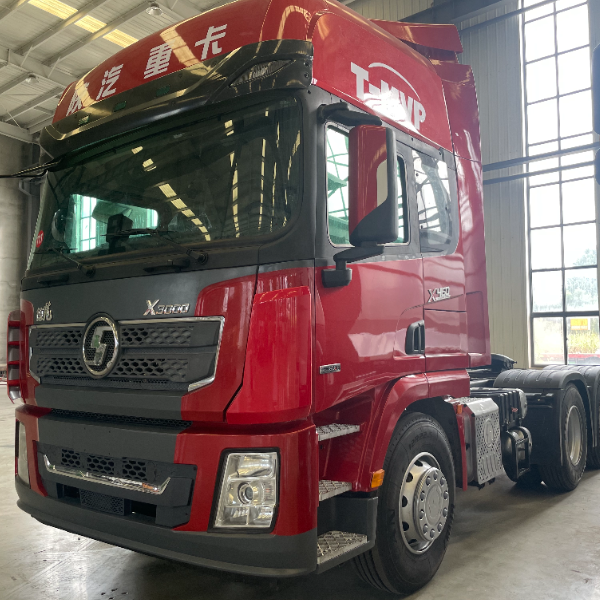 陕汽德龙X3000 6×4牵引车 红色430马力 黄金动力链 矿区重载首选