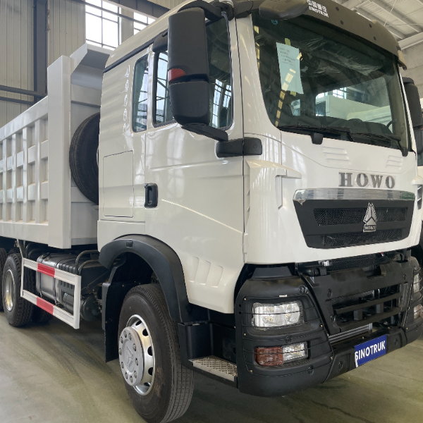 重汽豪沃TX 6×4自卸车 白色371马力 TX驾驶室 性能优异