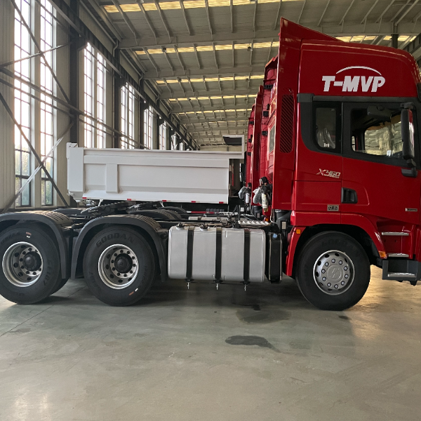 陕汽德龙X3000 6×4牵引车 红色430马力 黄金动力链 矿区重载首选