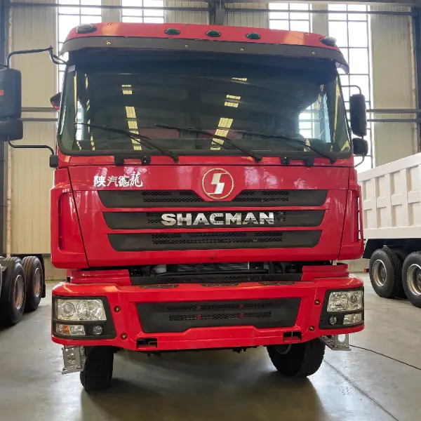 陕汽德龙F3000 8×4自卸车 红色 康明斯385马力 16T MAN双级桥 400L油箱 重载运输